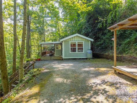 283 Briggs Cove Road Robbinsville NC 28771