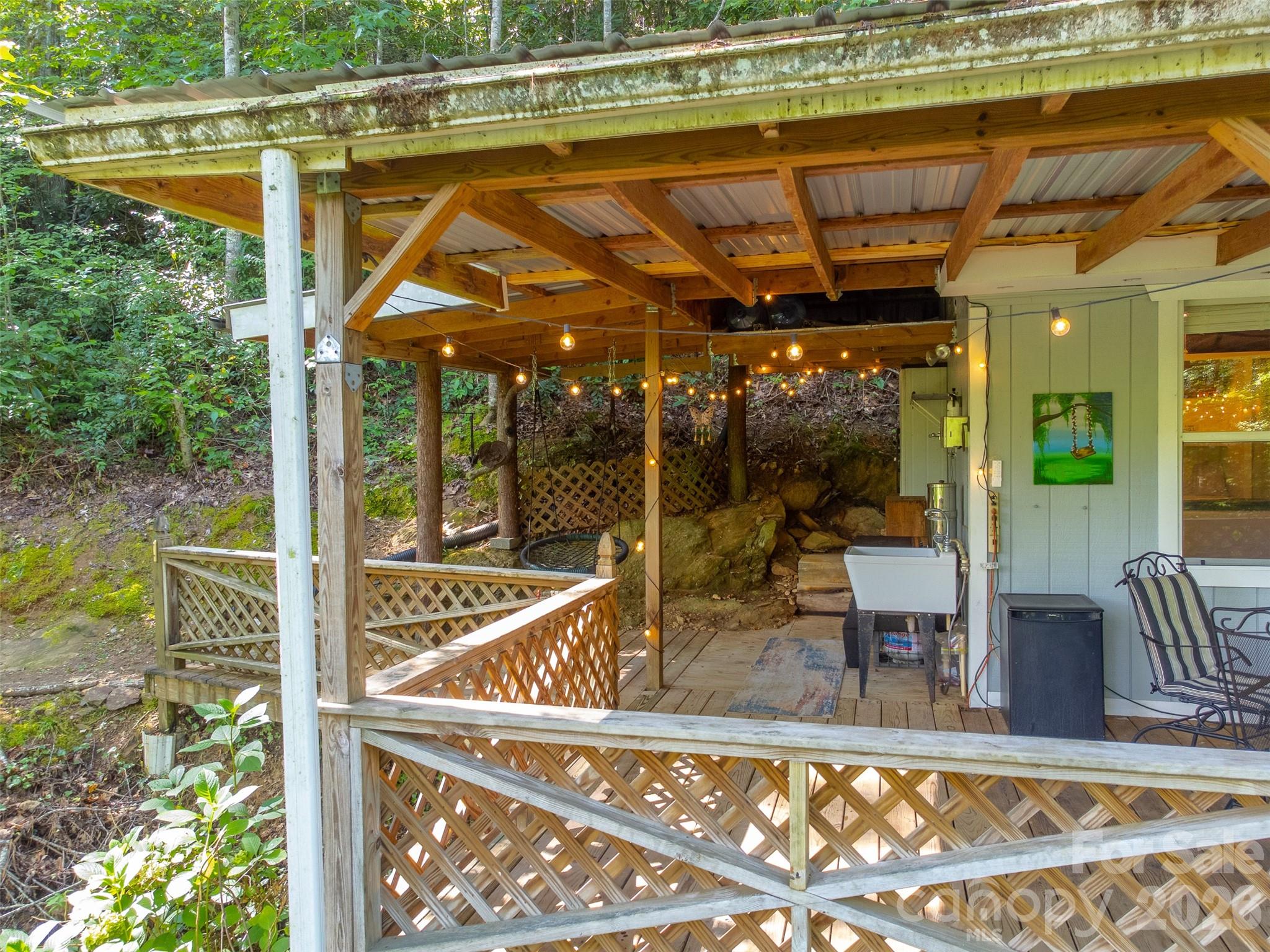 283 Briggs Cove Road Robbinsville NC 28771