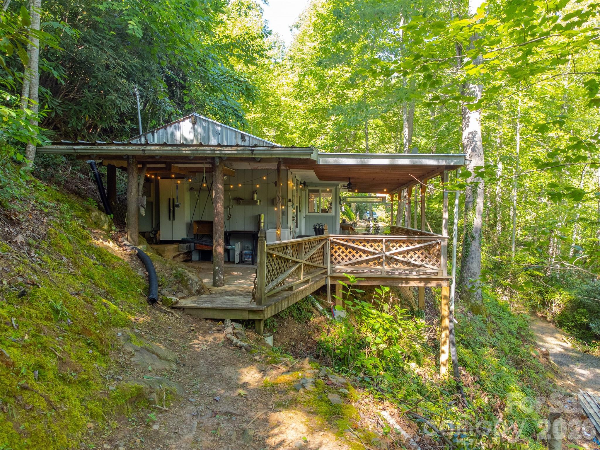 283 Briggs Cove Road Robbinsville NC 28771