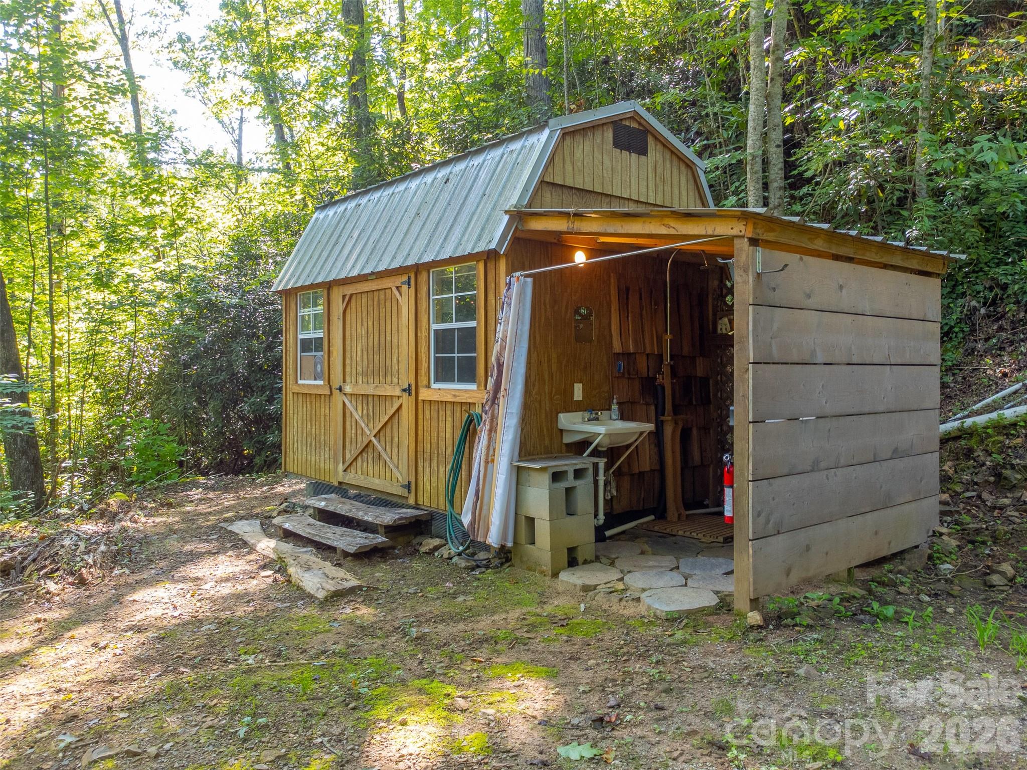 283 Briggs Cove Road Robbinsville NC 28771