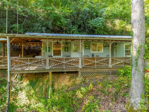 283 Briggs Cove Road Robbinsville NC 28771