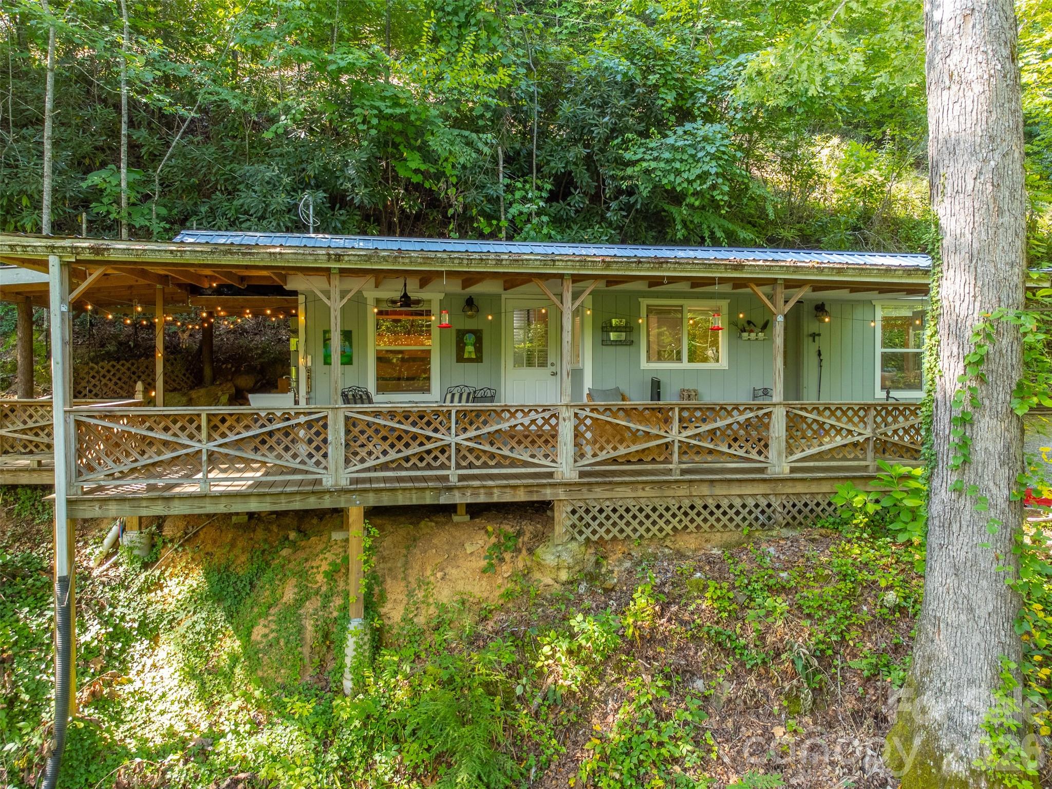 283 Briggs Cove Road Robbinsville NC 28771