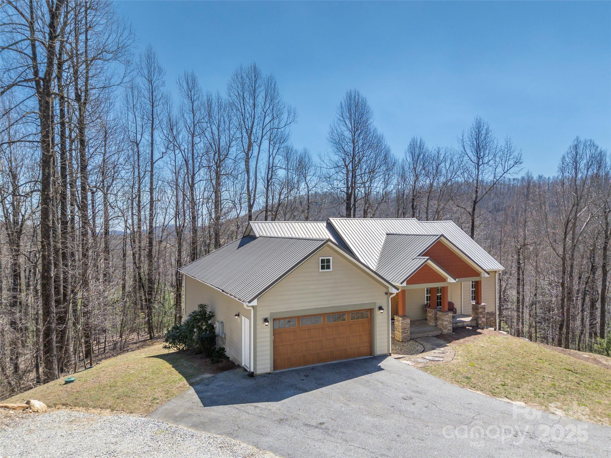 6753 Pinnacle Mountain Road Zirconia NC 28790