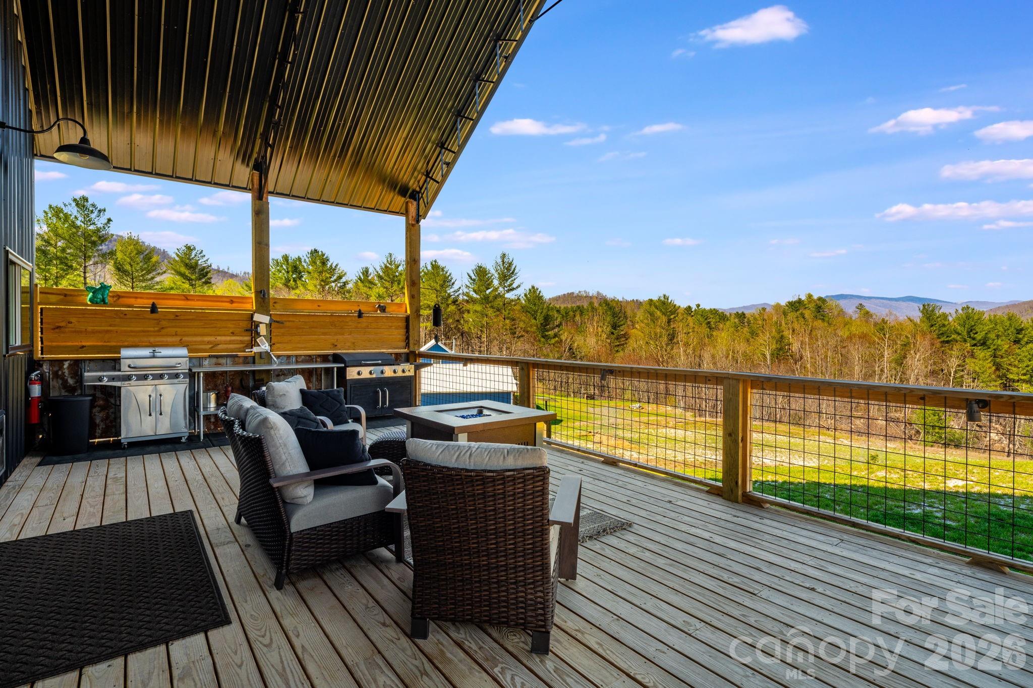 4530 Double Island Road Green Mountain NC 28740