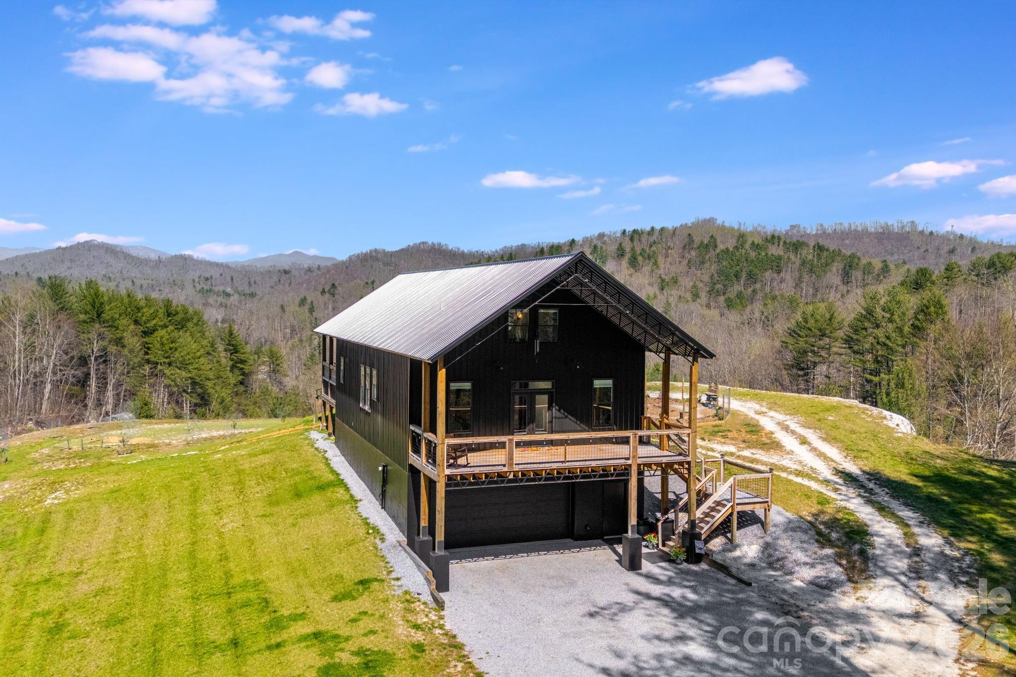 4530 Double Island Road Green Mountain NC 28740