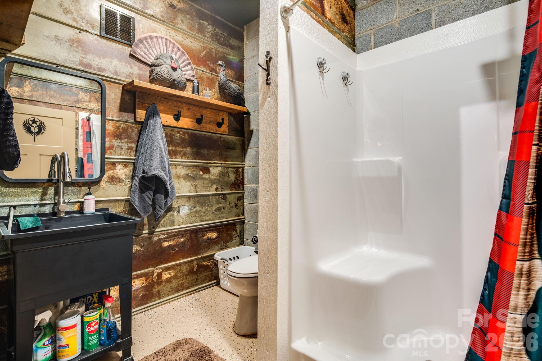 4530 Double Island Road Green Mountain NC 28740