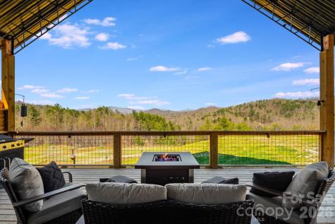 4530 Double Island Road Green Mountain NC 28740
