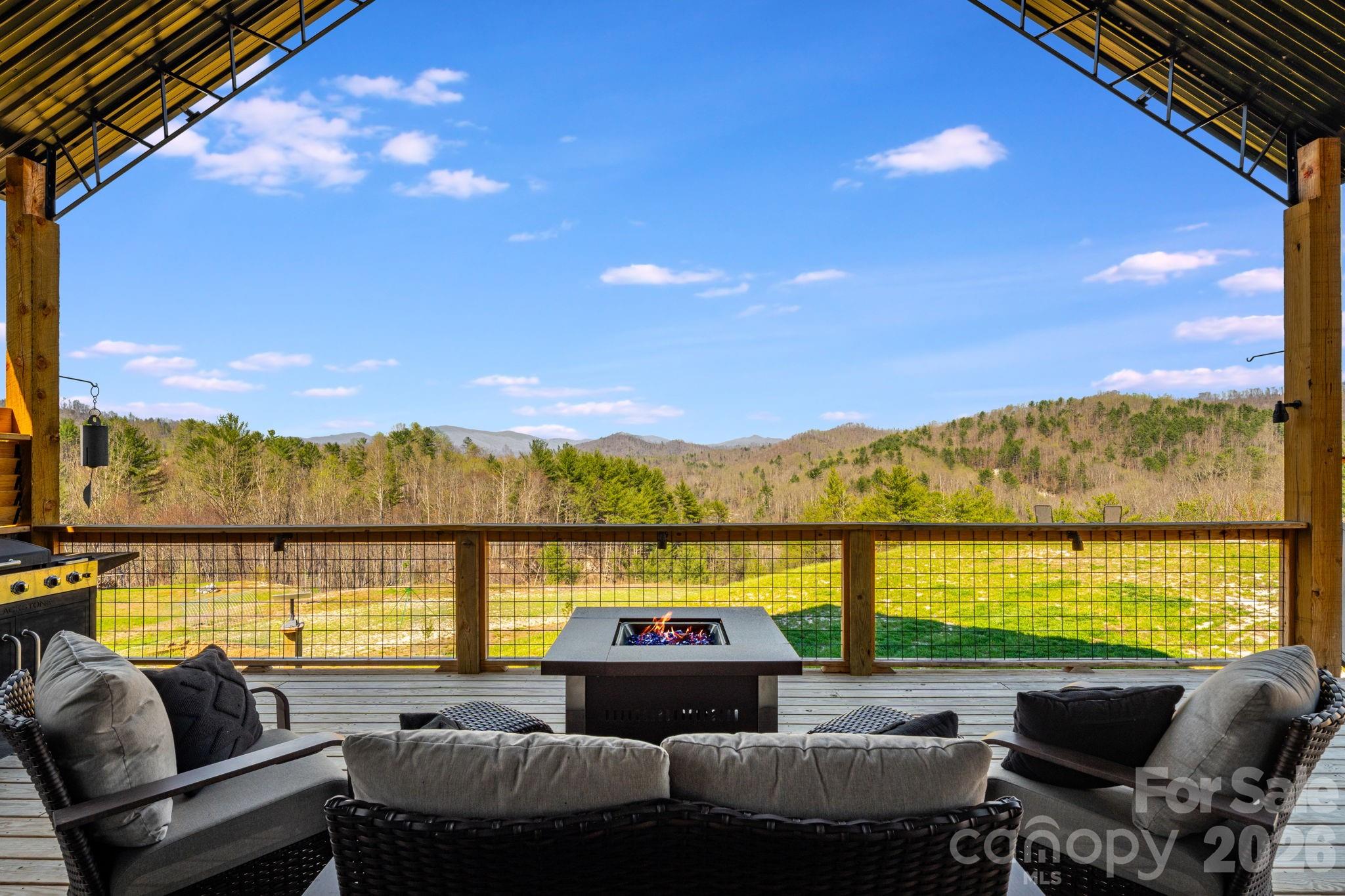 4530 Double Island Road Green Mountain NC 28740