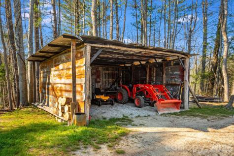 4530 Double Island Road Green Mountain NC 28740