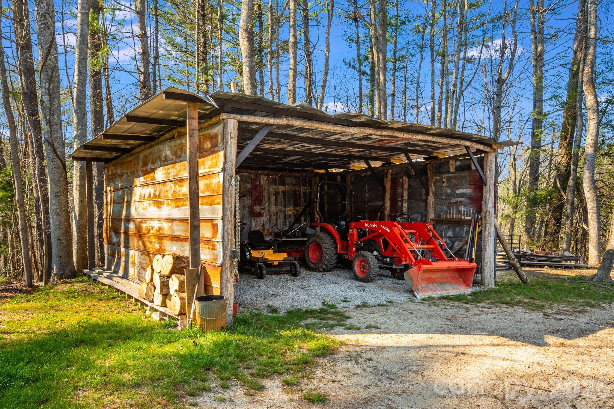 4530 Double Island Road Green Mountain NC 28740