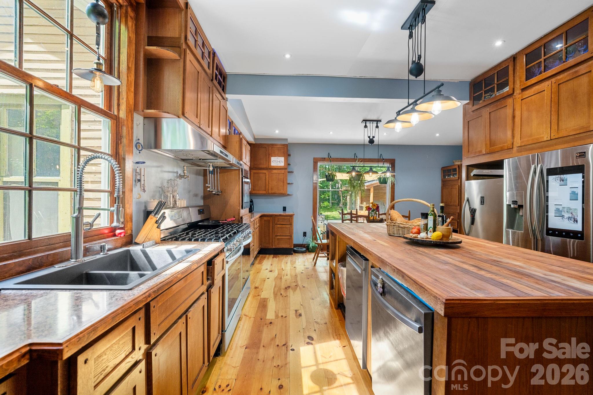 305 Ficker Circle Hendersonville NC 28739