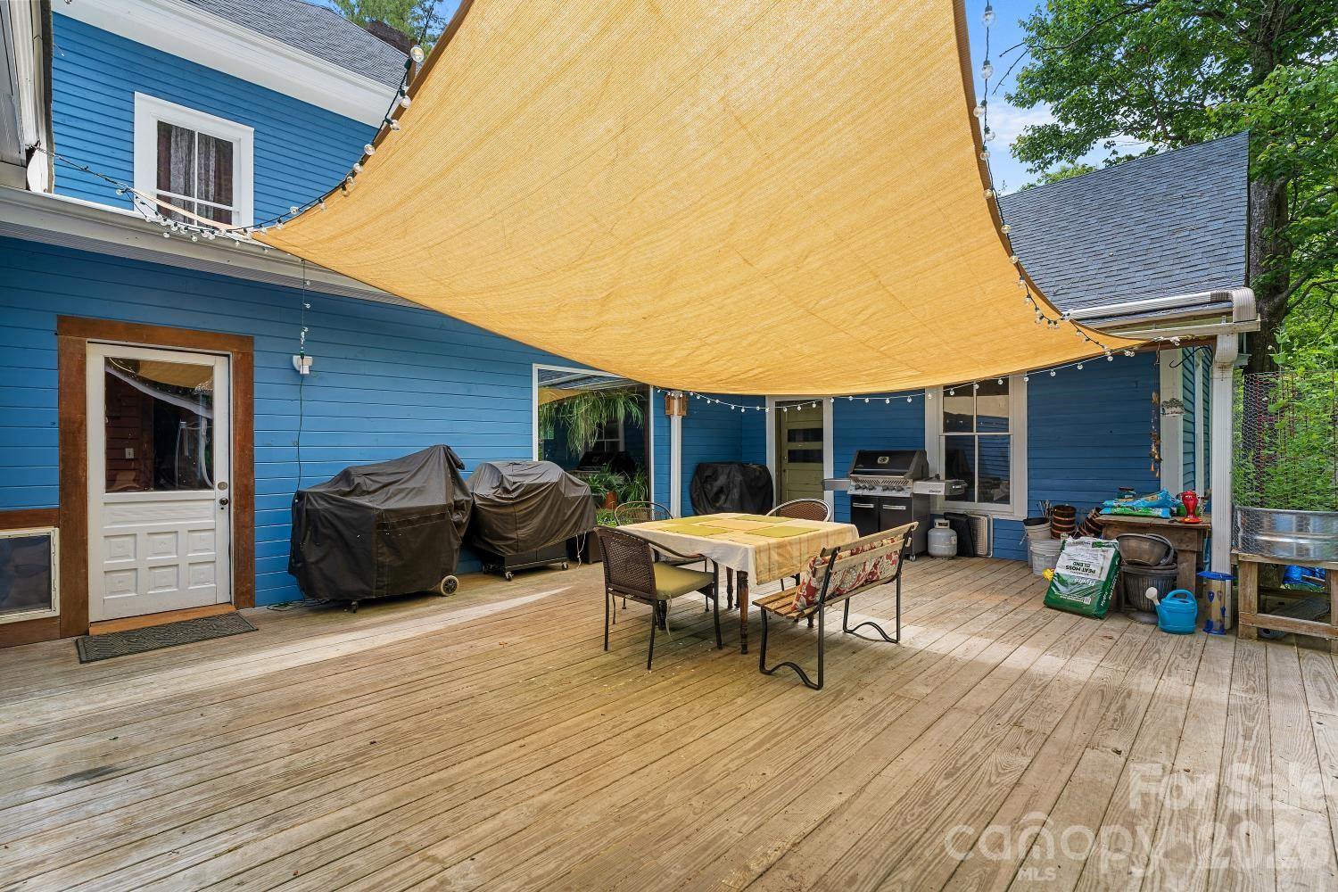 305 Ficker Circle Hendersonville NC 28739
