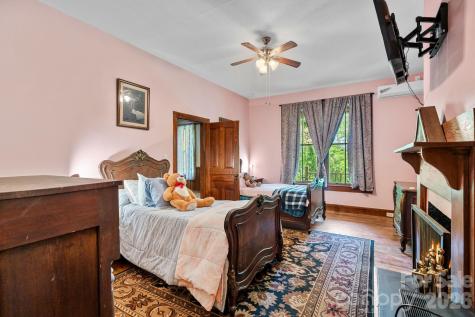 305 Ficker Circle Hendersonville NC 28739