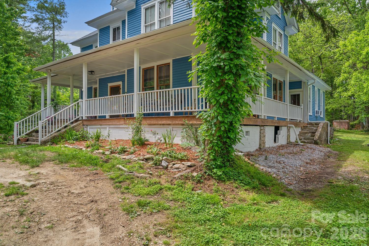 305 Ficker Circle Hendersonville NC 28739