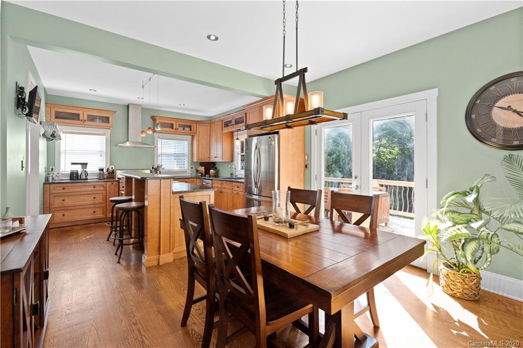 407 Heathcliff Street Charlotte NC 28208
