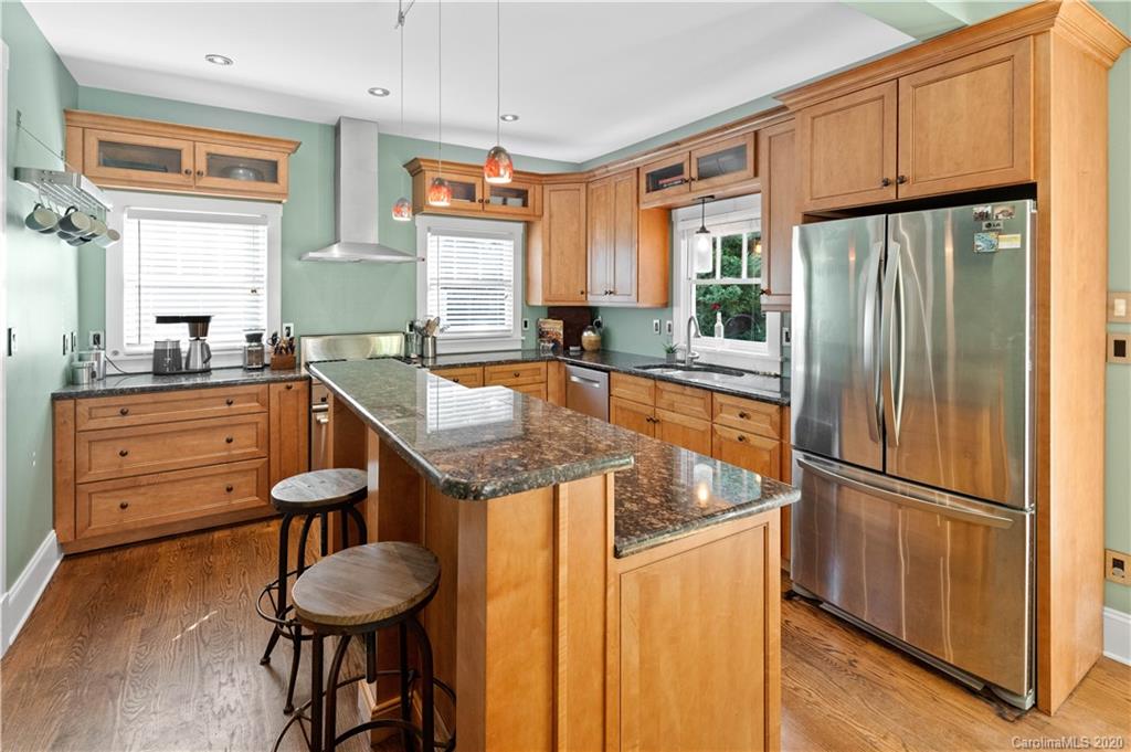 407 Heathcliff Street Charlotte NC 28208