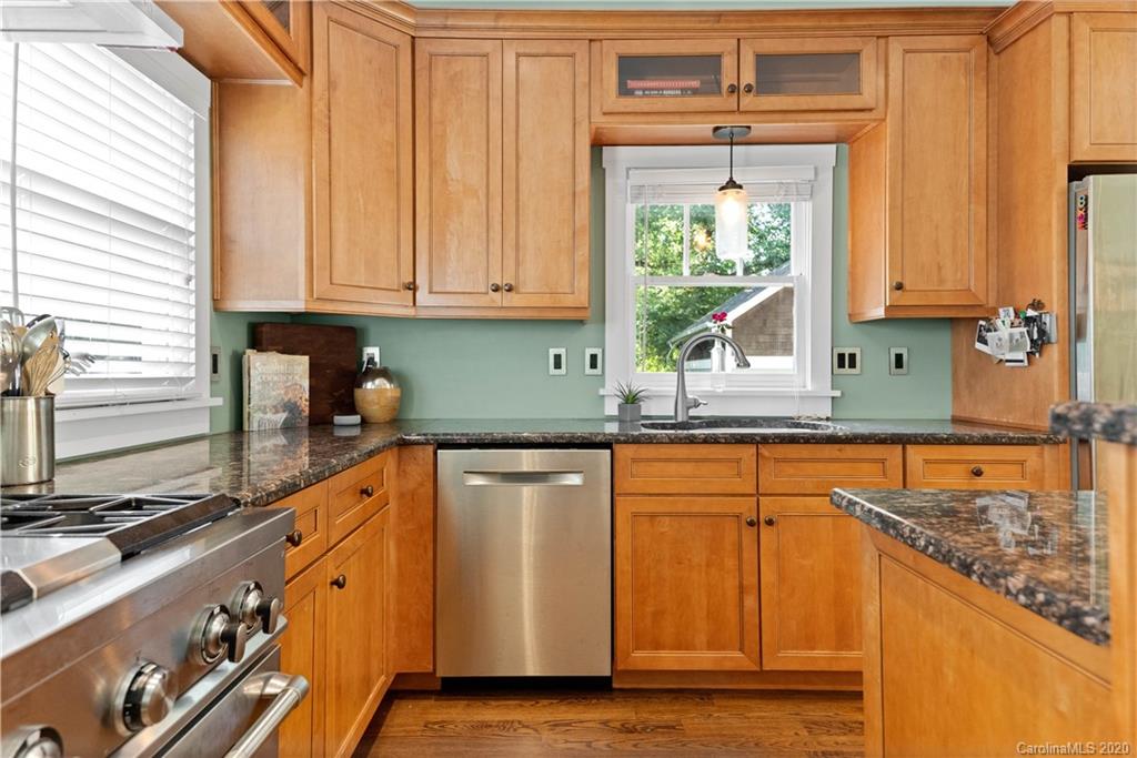 407 Heathcliff Street Charlotte NC 28208
