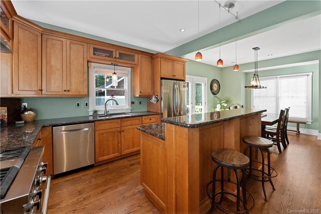 407 Heathcliff Street Charlotte NC 28208