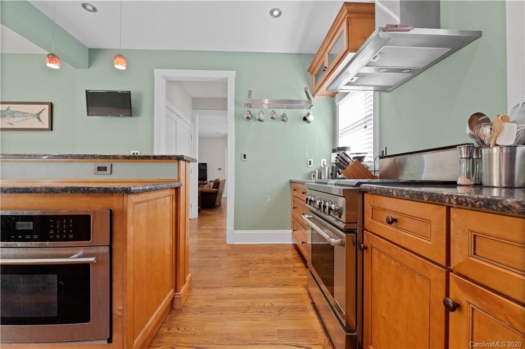 407 Heathcliff Street Charlotte NC 28208