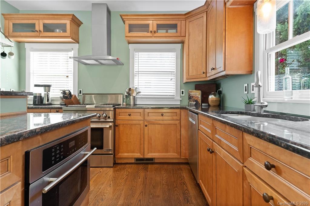 407 Heathcliff Street Charlotte NC 28208