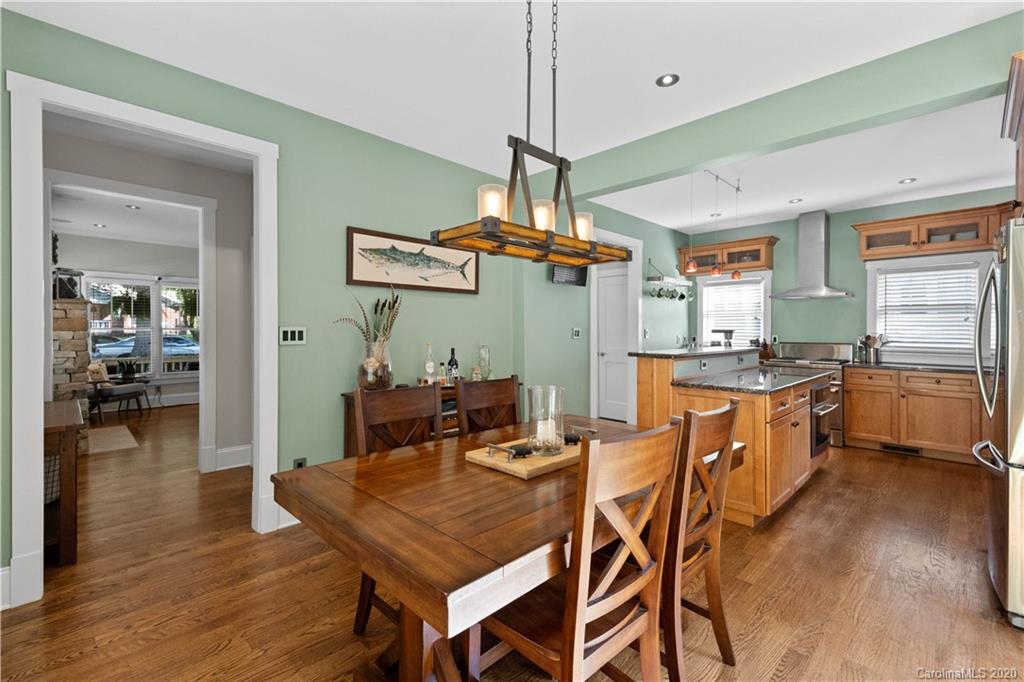 407 Heathcliff Street Charlotte NC 28208