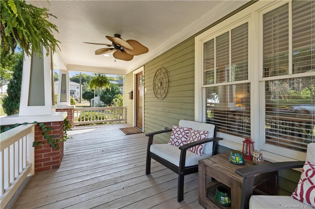 407 Heathcliff Street Charlotte NC 28208