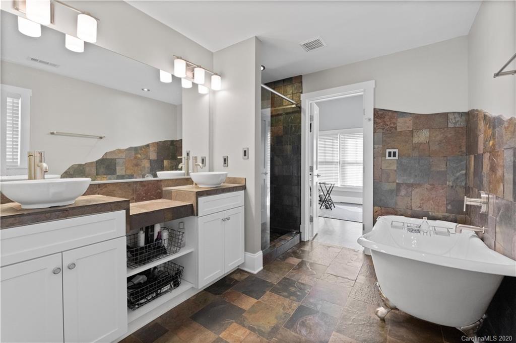 407 Heathcliff Street Charlotte NC 28208