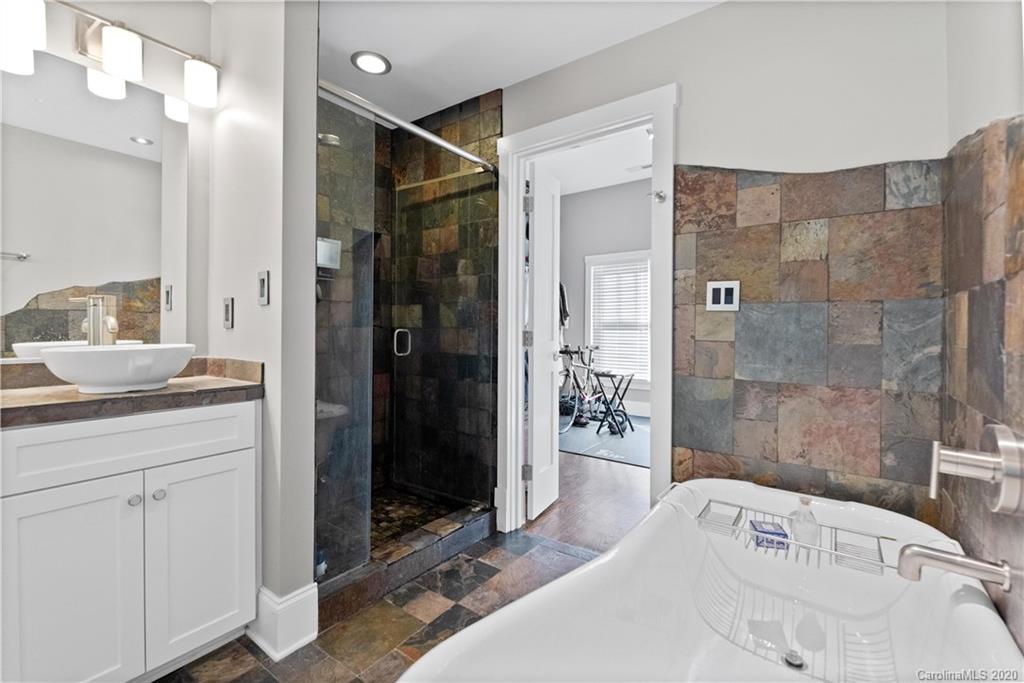 407 Heathcliff Street Charlotte NC 28208