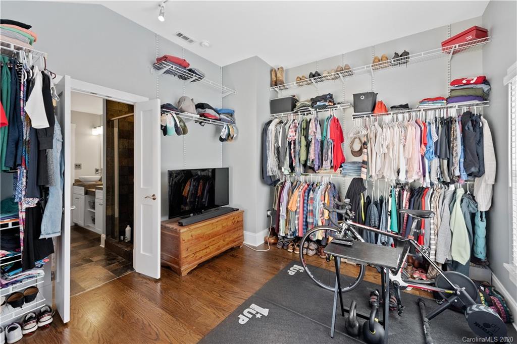 407 Heathcliff Street Charlotte NC 28208