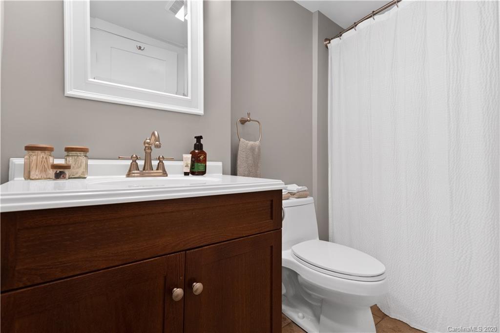 407 Heathcliff Street Charlotte NC 28208
