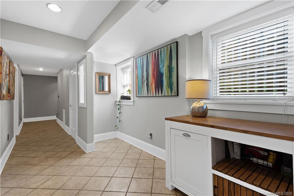 407 Heathcliff Street Charlotte NC 28208