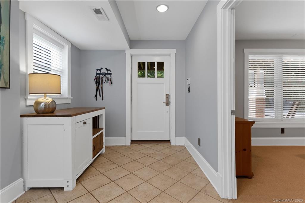 407 Heathcliff Street Charlotte NC 28208