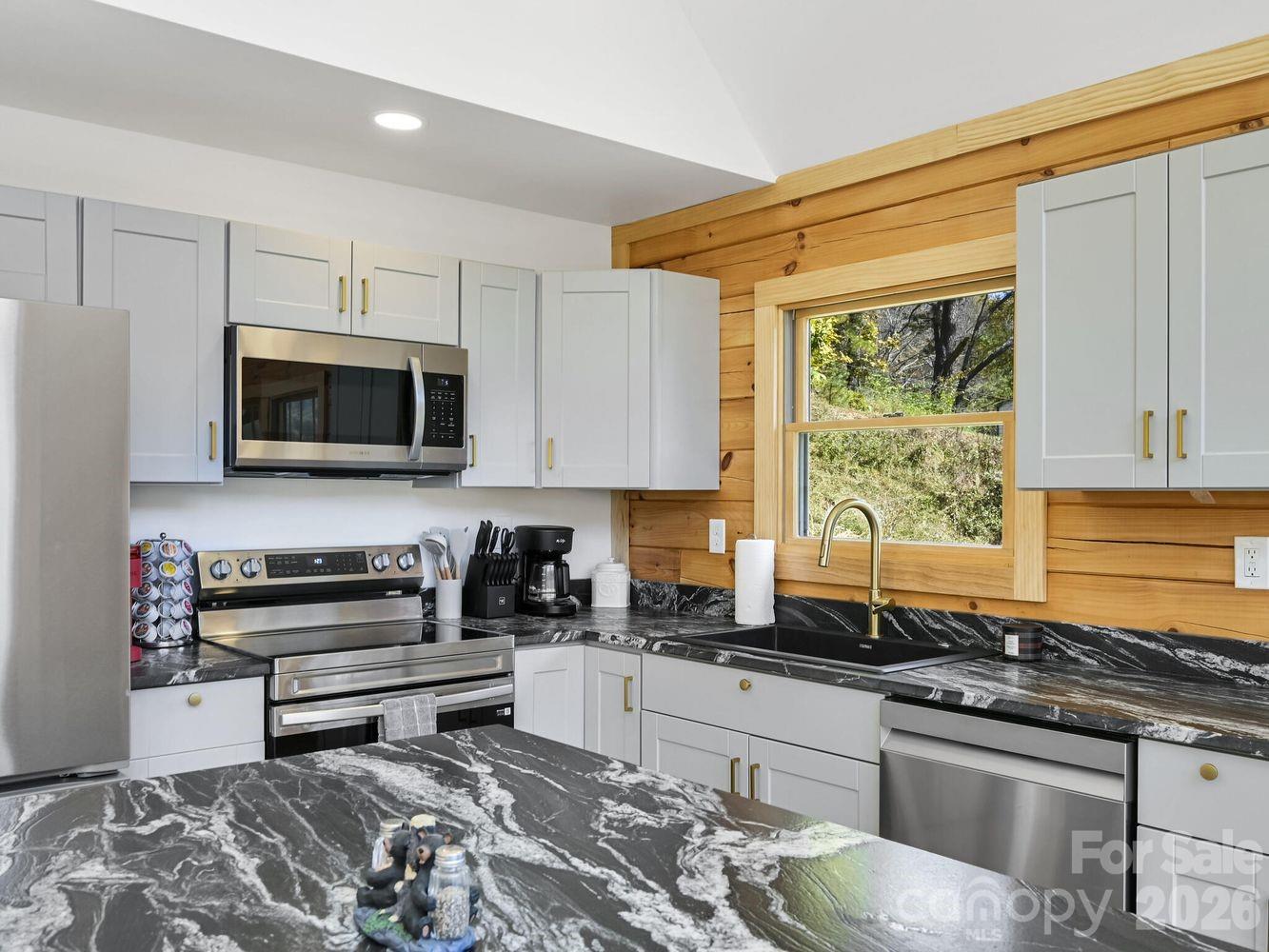 194 Fox Run Road Canton NC 28716