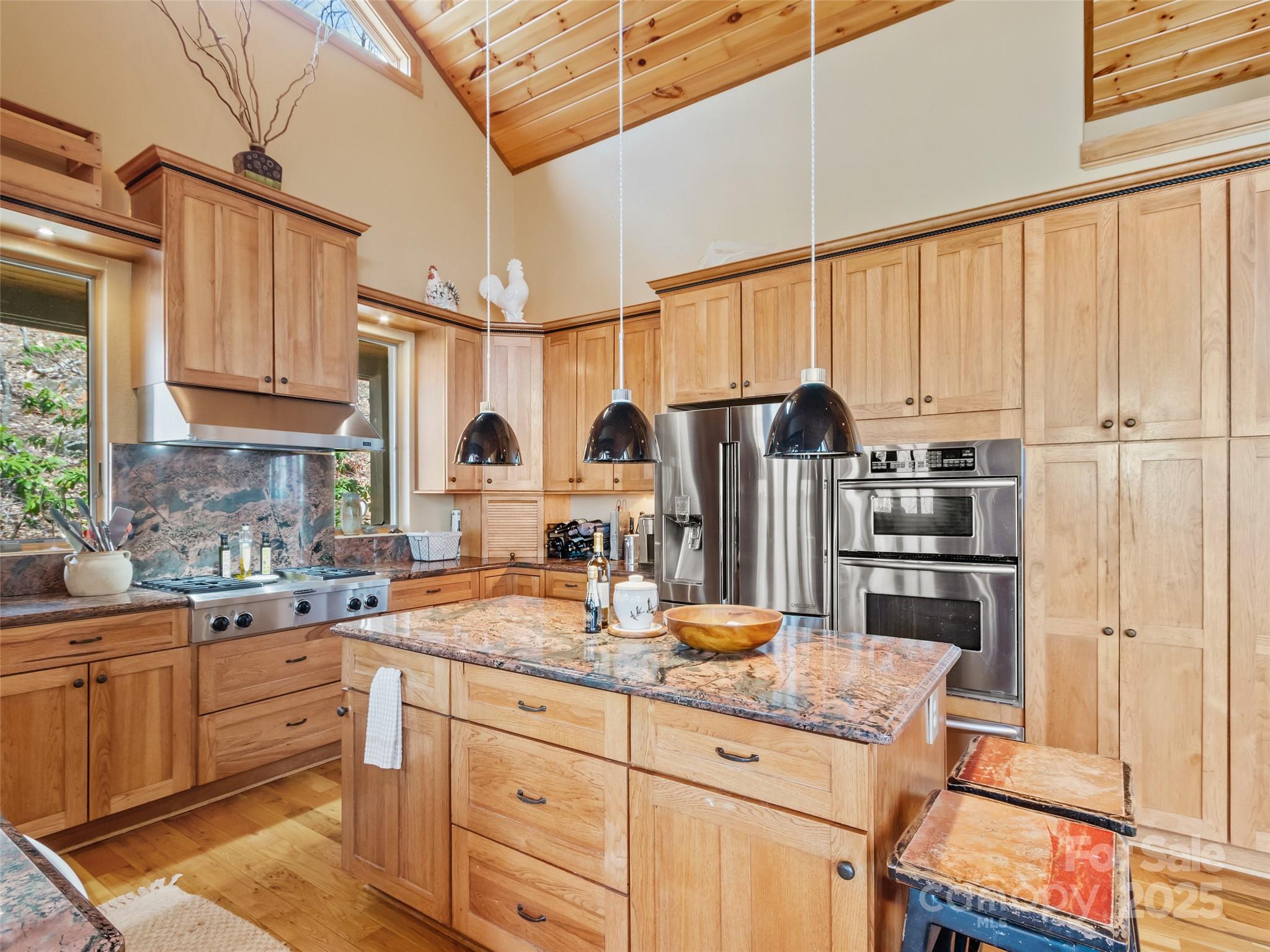 20 Springflower Court Burnsville NC 28714