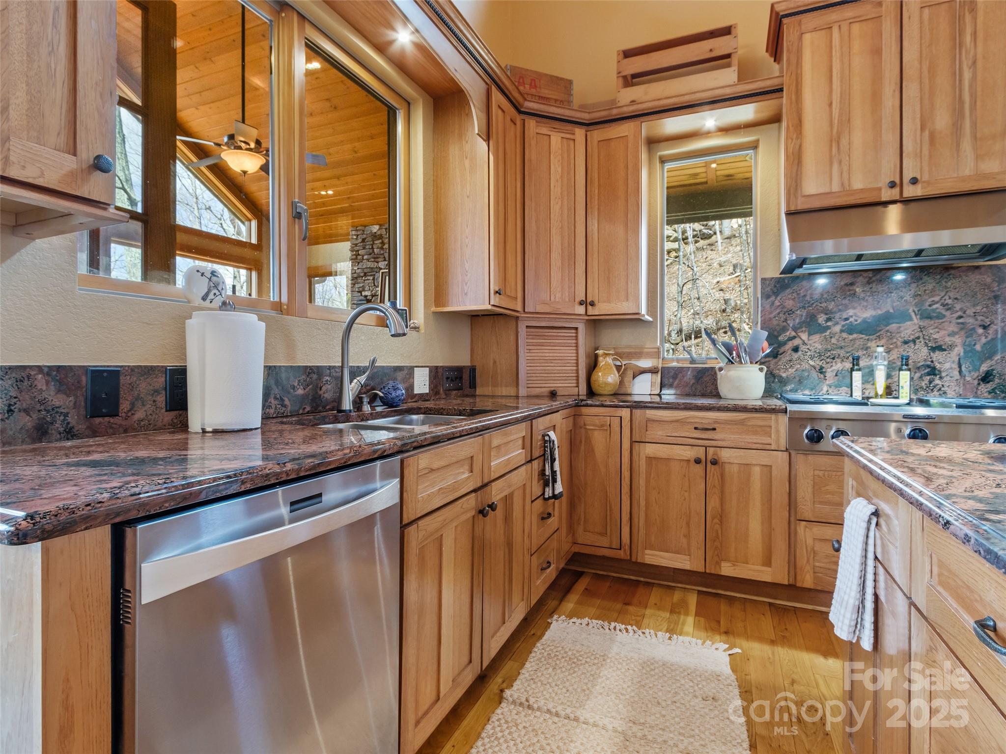 20 Springflower Court Burnsville NC 28714