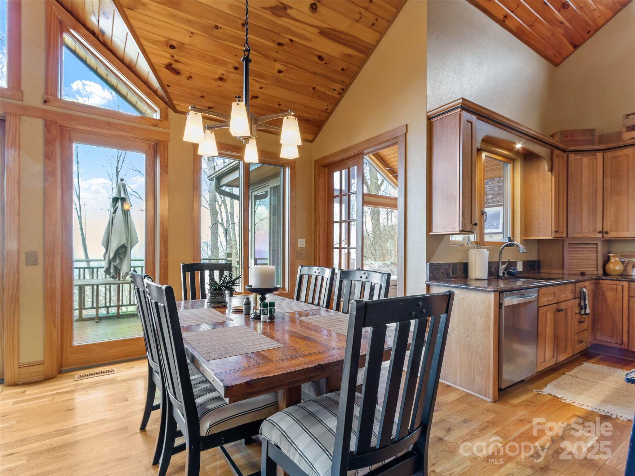 20 Springflower Court Burnsville NC 28714