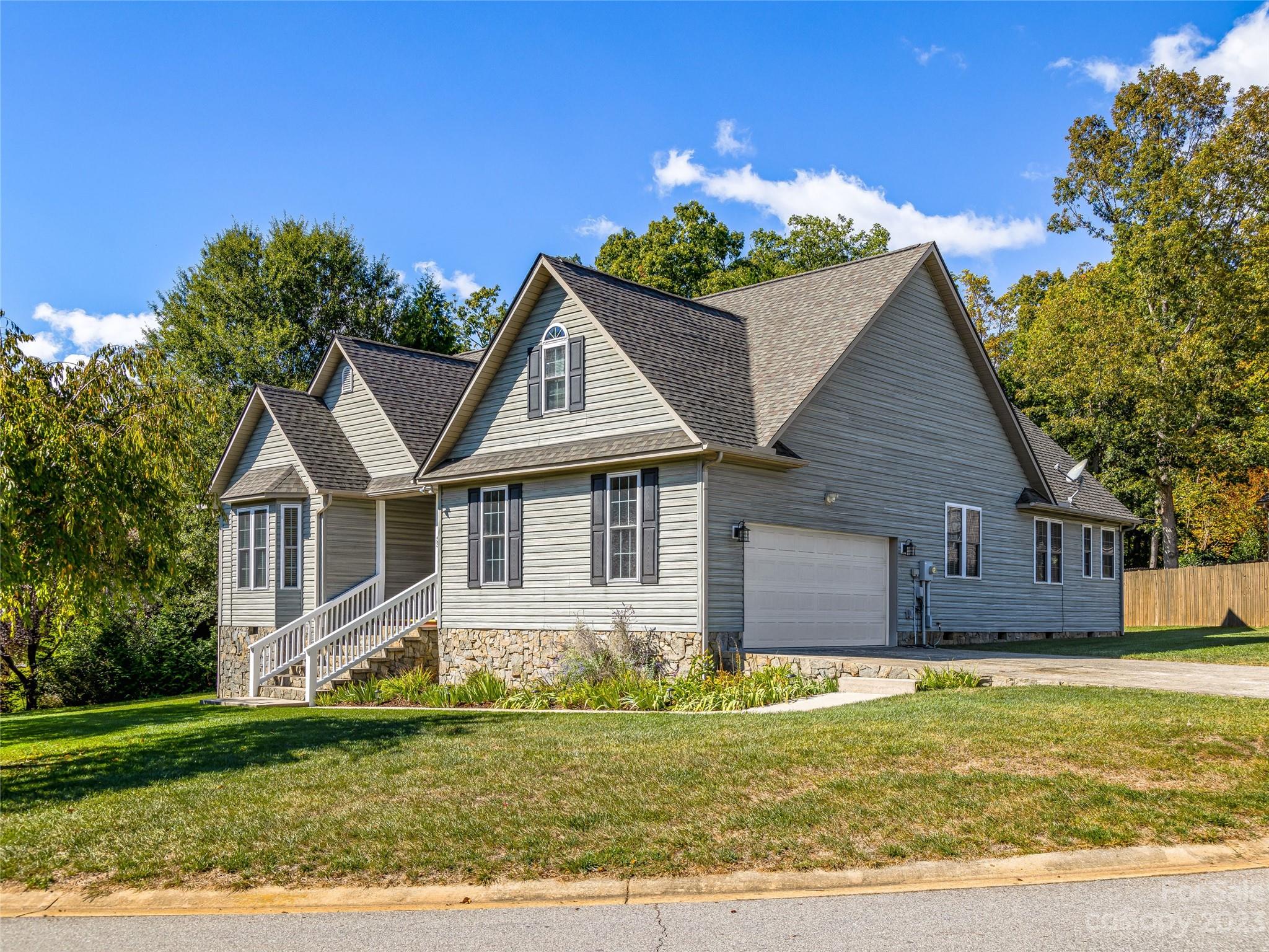 53 Helen Holcombe Way Candler NC 28715