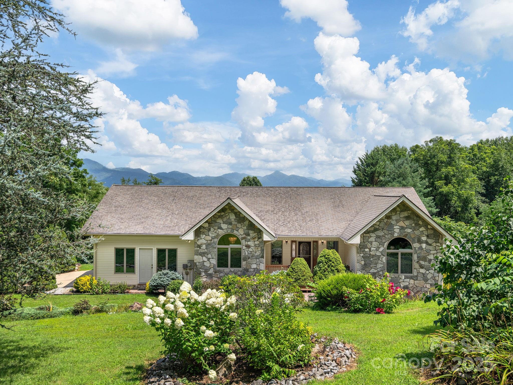 657 Evergreen Farm Circle Waynesville NC 28786