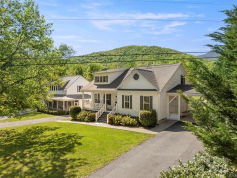 526 Davis Creek Road Candler NC 28715