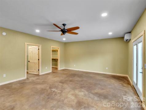 171 Cowtail Cove Clyde NC 28721