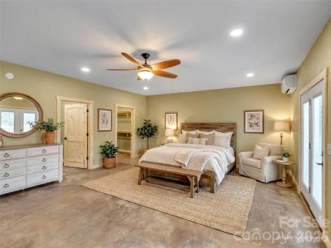 171 Cowtail Cove Clyde NC 28721