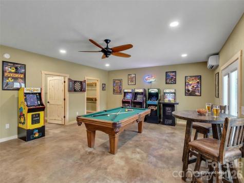 171 Cowtail Cove Clyde NC 28721