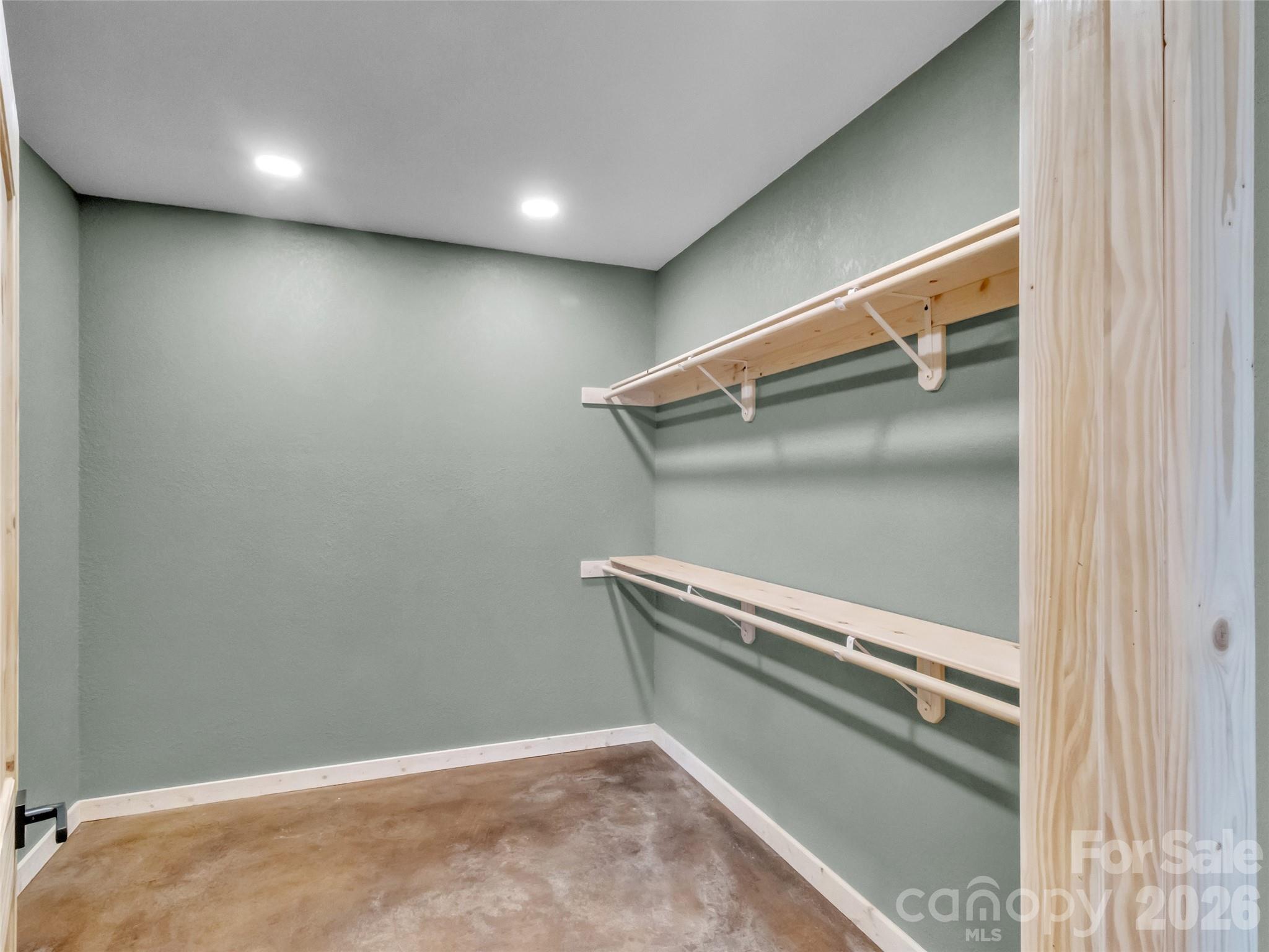171 Cowtail Cove Clyde NC 28721