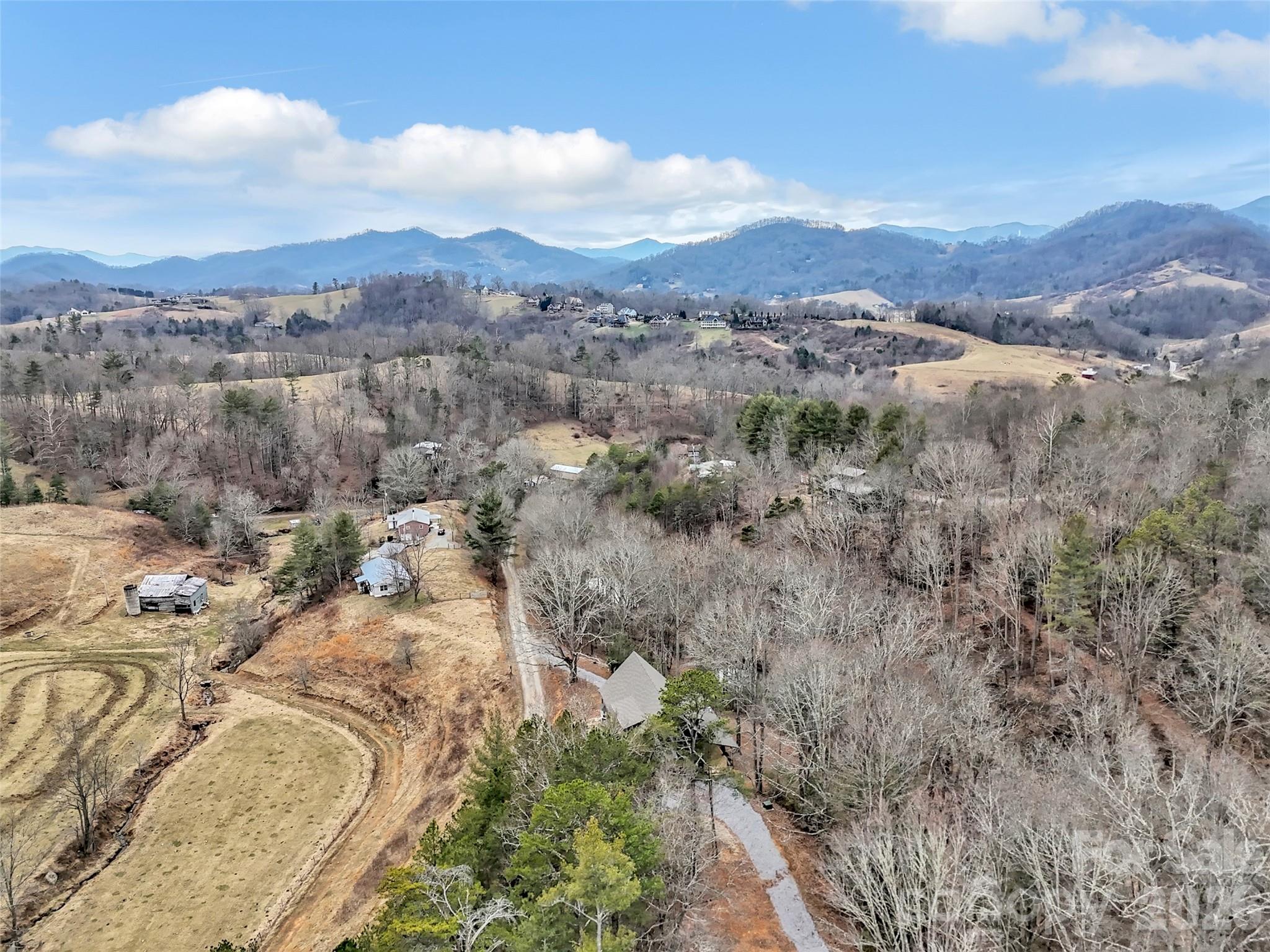 171 Cowtail Cove Clyde NC 28721