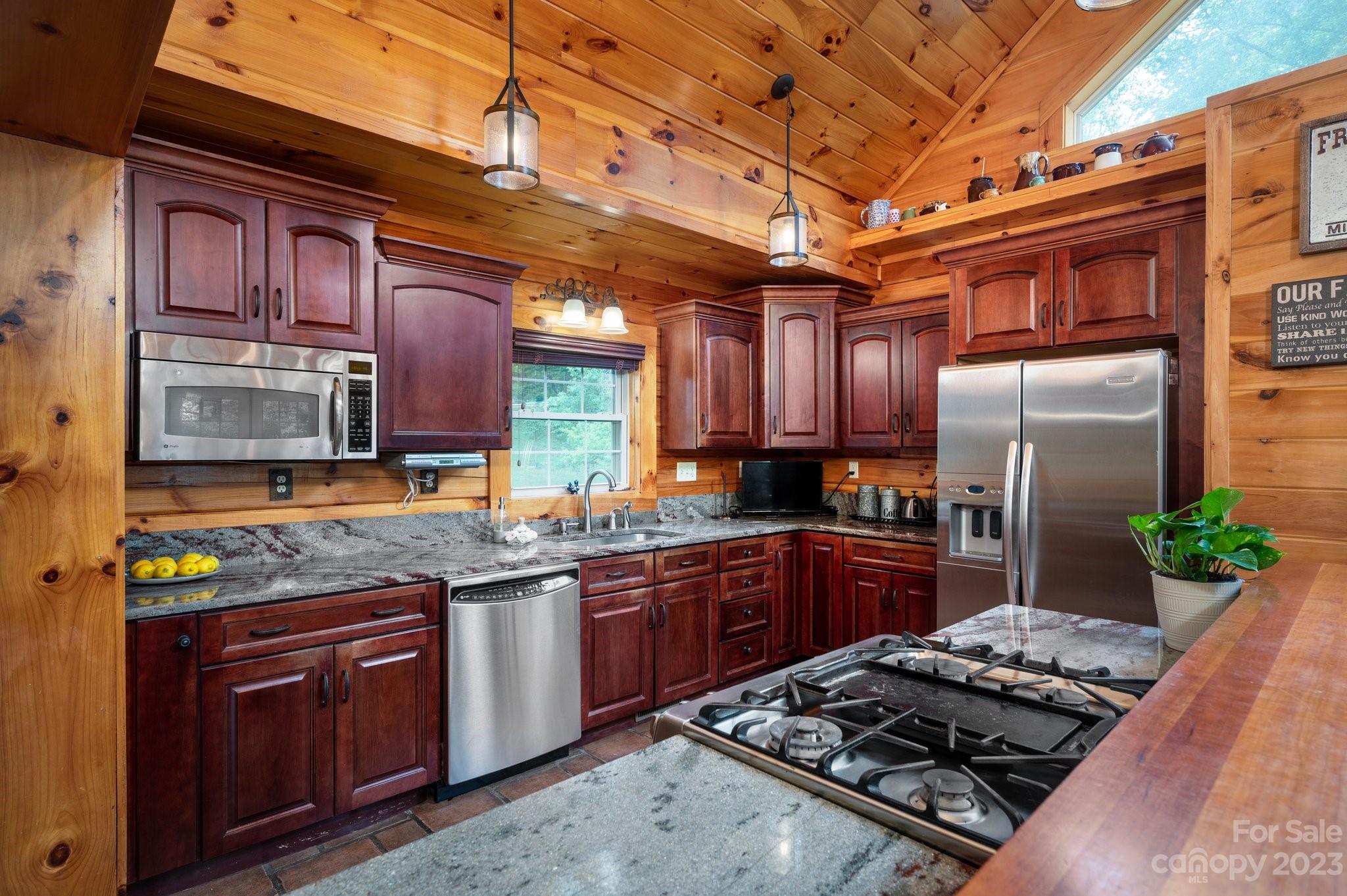 16 N Foothills Drive Mills River NC 28759