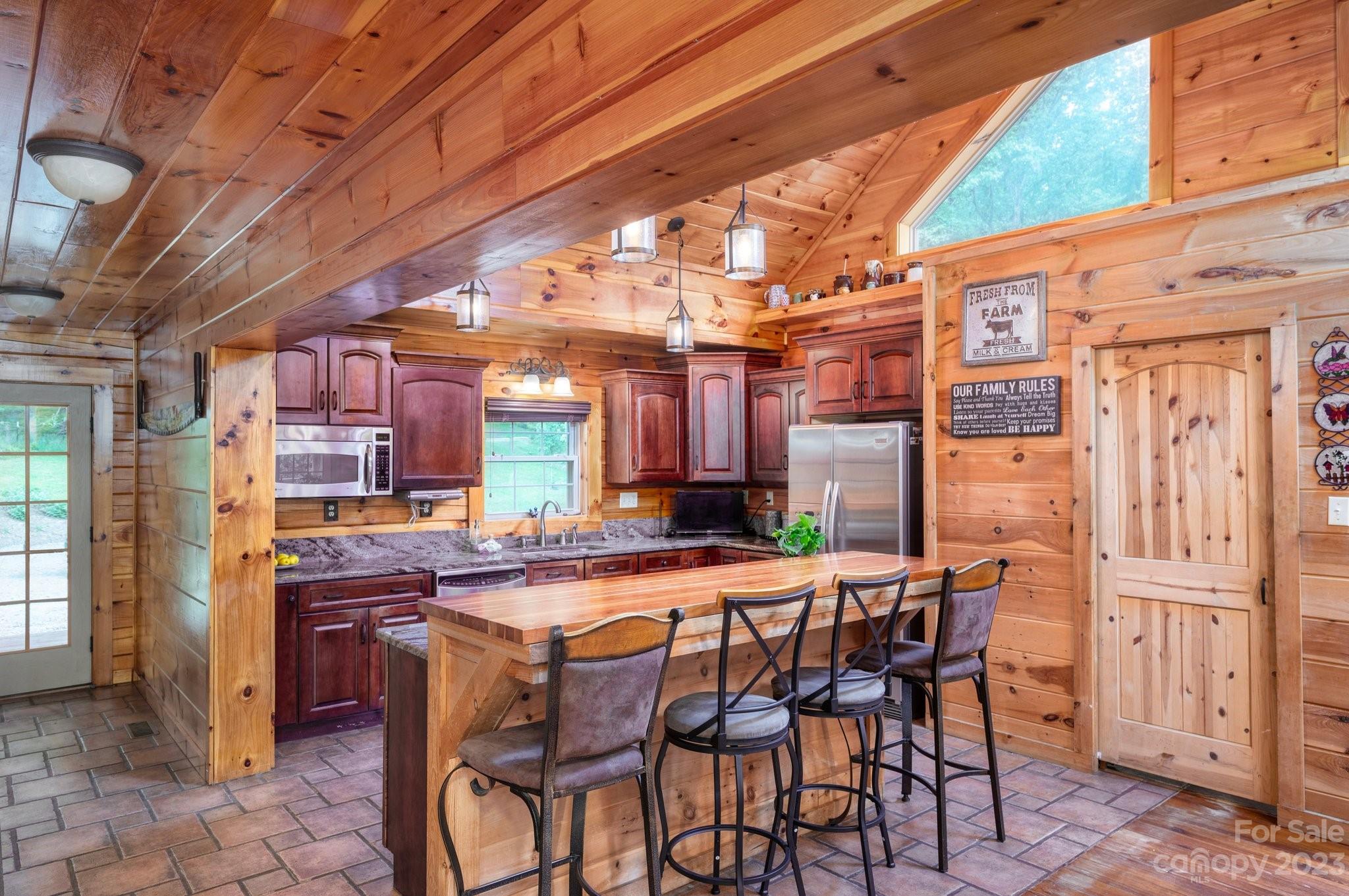 16 N Foothills Drive Mills River NC 28759