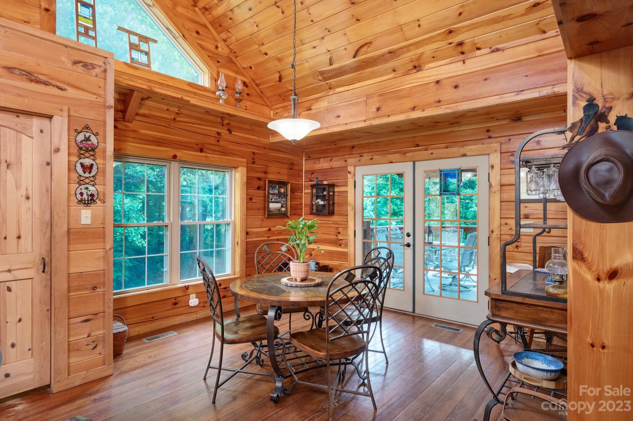 16 N Foothills Drive Mills River NC 28759