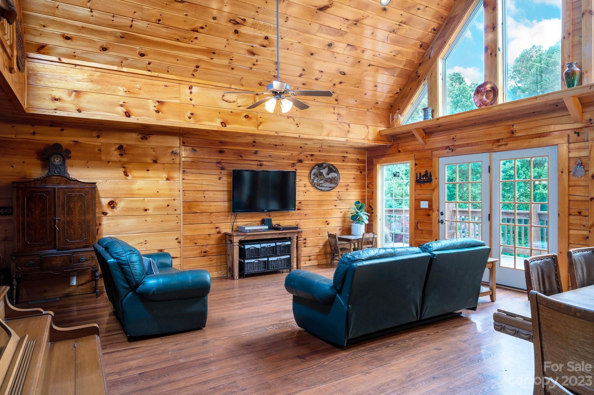 16 N Foothills Drive Mills River NC 28759