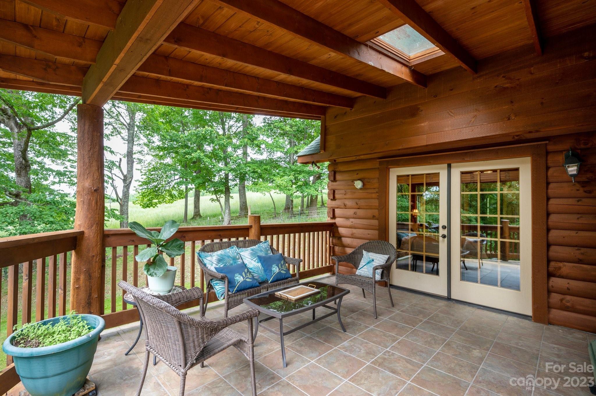 16 N Foothills Drive Mills River NC 28759