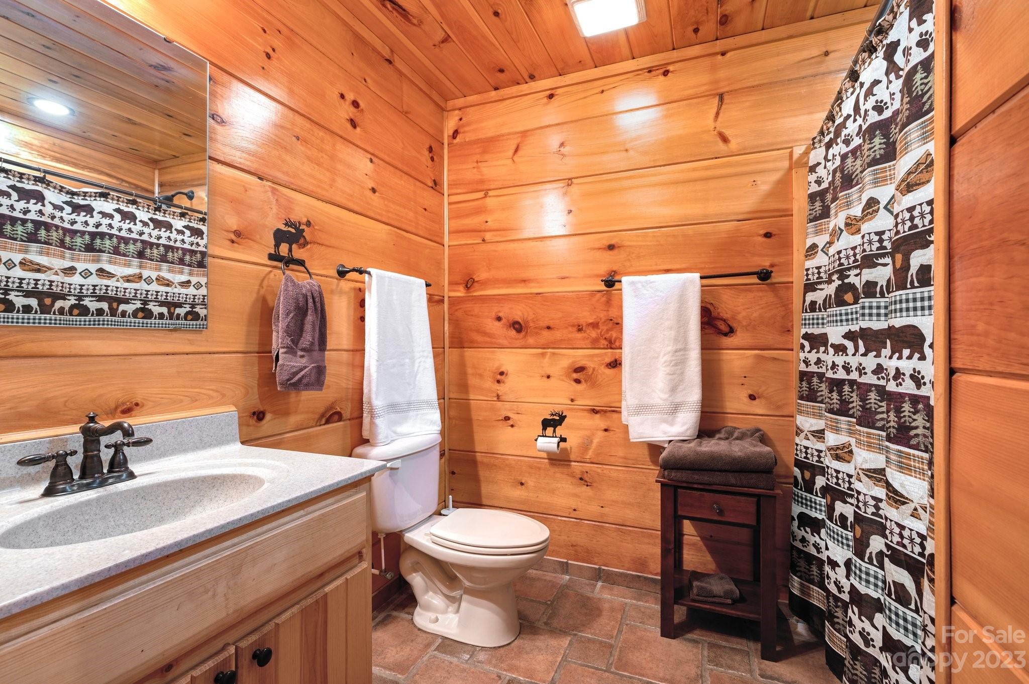 16 N Foothills Drive Mills River NC 28759